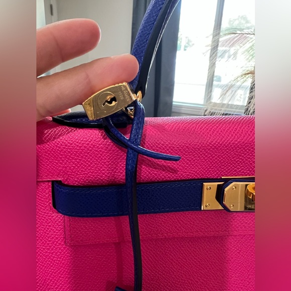 🏆💐HOST PICK💐🏆🩷💙Hermès Kelly 28 Epsom Leather Bag With Gold Hardware🩷💙 - Picture 8 of 17